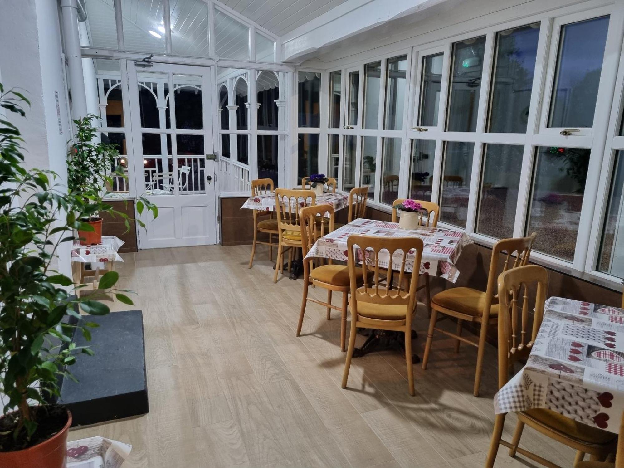 Hotel The Monkey Puzzle Bunclody Esterno foto